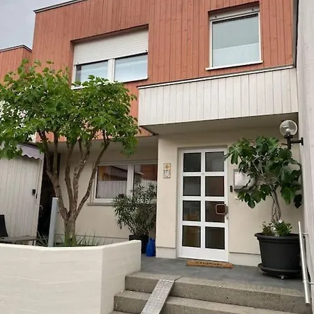 Haus Mit Schoenem Garten